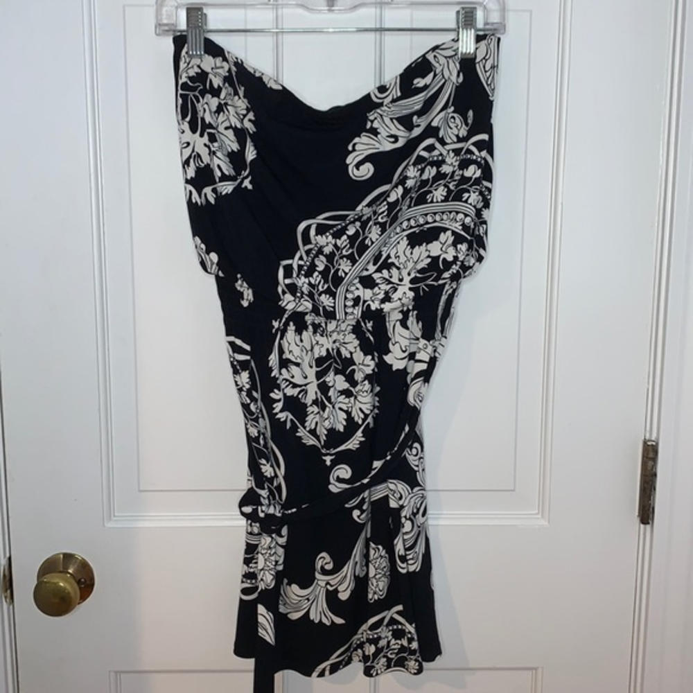 White‎ House black market top